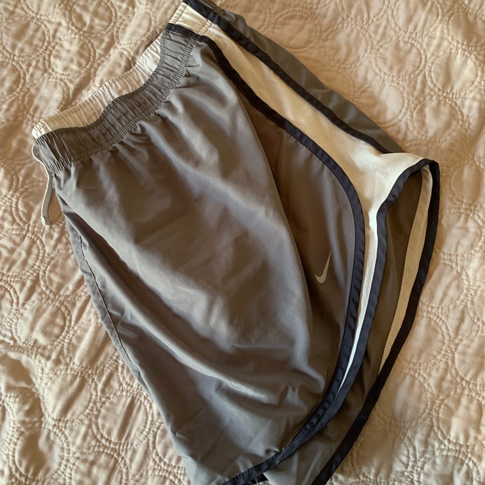 Gray Nike Tempo Shorts Size 3X Women’s Plus Like New